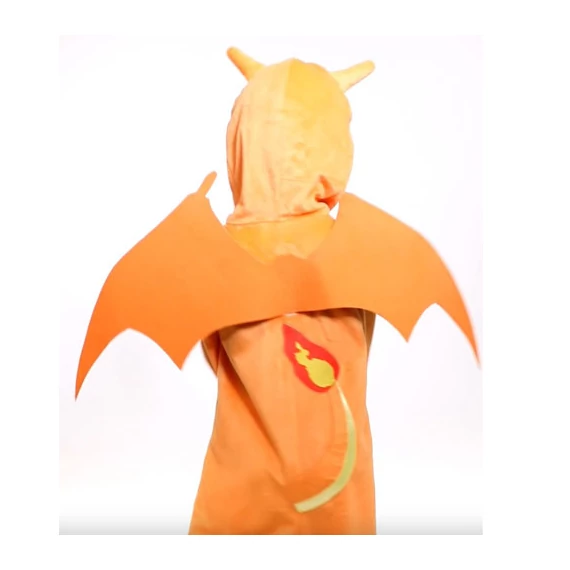 Pokémon Charizard jelmez 3-4 év